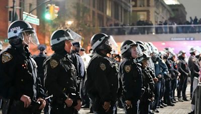 Policías de Nueva York rodearon el campus universitario de Columbia ante protestas estudiantiles - El Diario NY