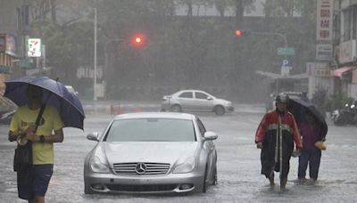 颱風凱米雨勢侵襲 高市多處淹水（3） (圖)