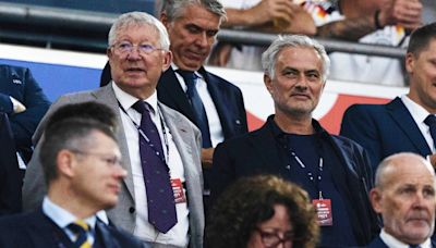 ...: Alex Ferguson And Jose Mourinho Link Up, Jordan Pickford's Quiz And Benjamin Pavard The Photographer