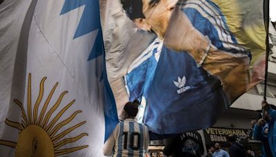 Zum Jubiläum der "Hand Gottes": Argentinische Fußballfans feiern "maradonianische Ostern"