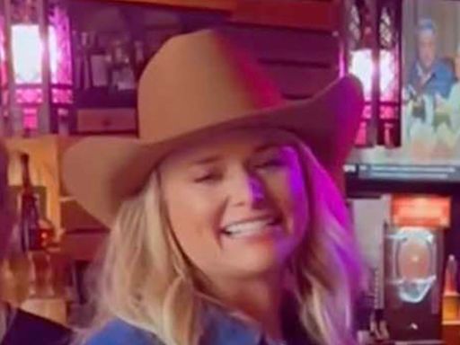 Miranda Lambert dances at same bar husband drinks to ‘escape country life’