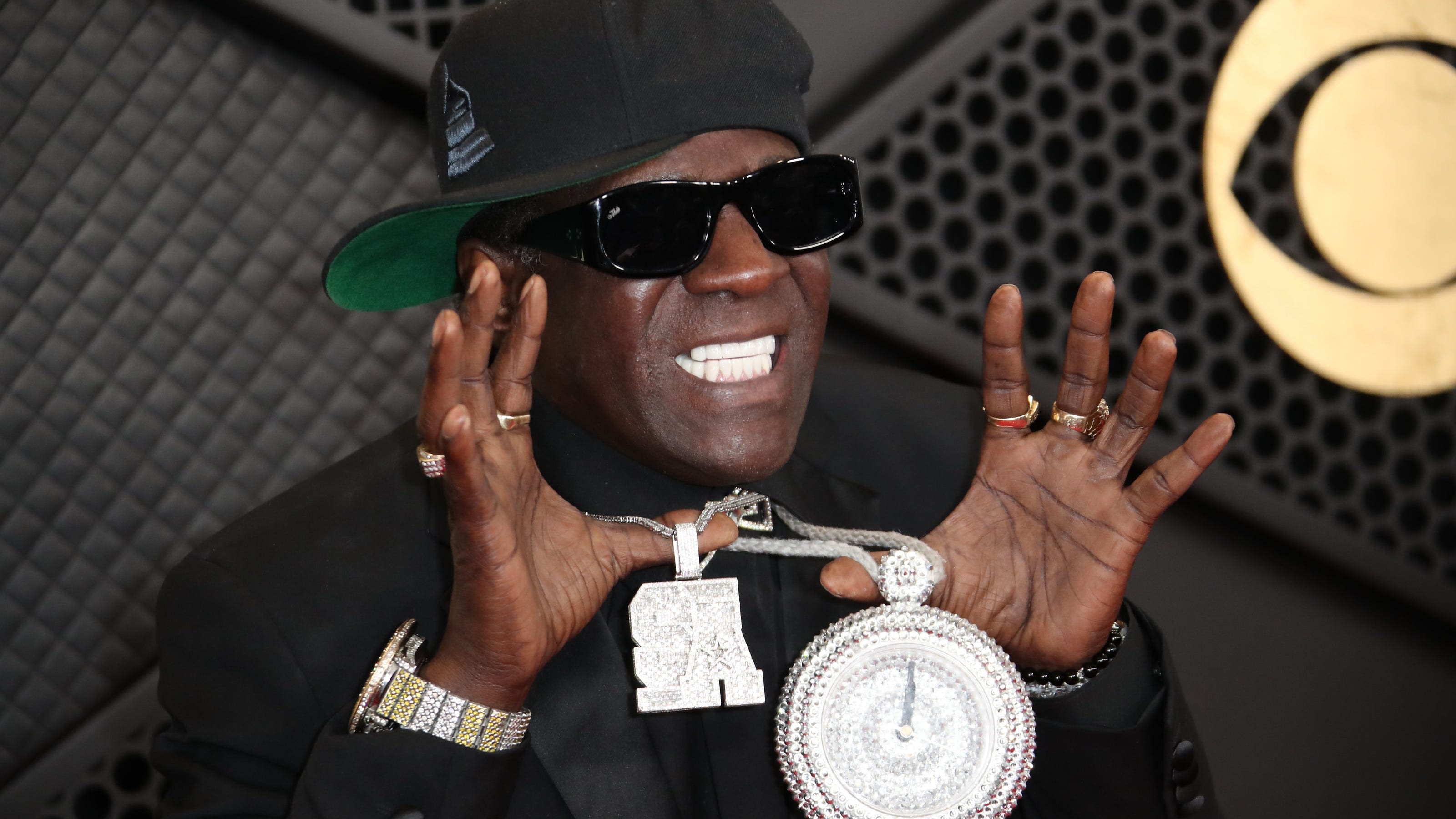 Flavor Flav orders entire Red Lobster menu to save 'one of America's greatest dining dynasties'