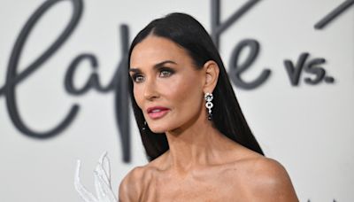 El espectacular posado en bikini de Demi Moore en su divertida escapada a la playa con sus tres hijas y su nieta