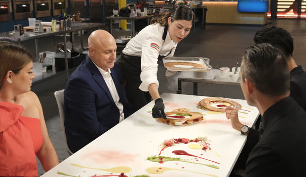 ‘Top Chef’ season 21 episode 11 recap: The cheftestants don’t need no stinkin’ plates when they ‘Lay It All on the Table’