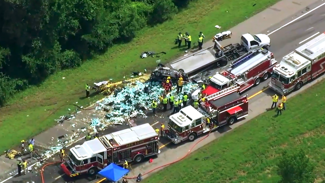 Truck driver charged after 5 killed in crash on Interstate 95 in Wilson County