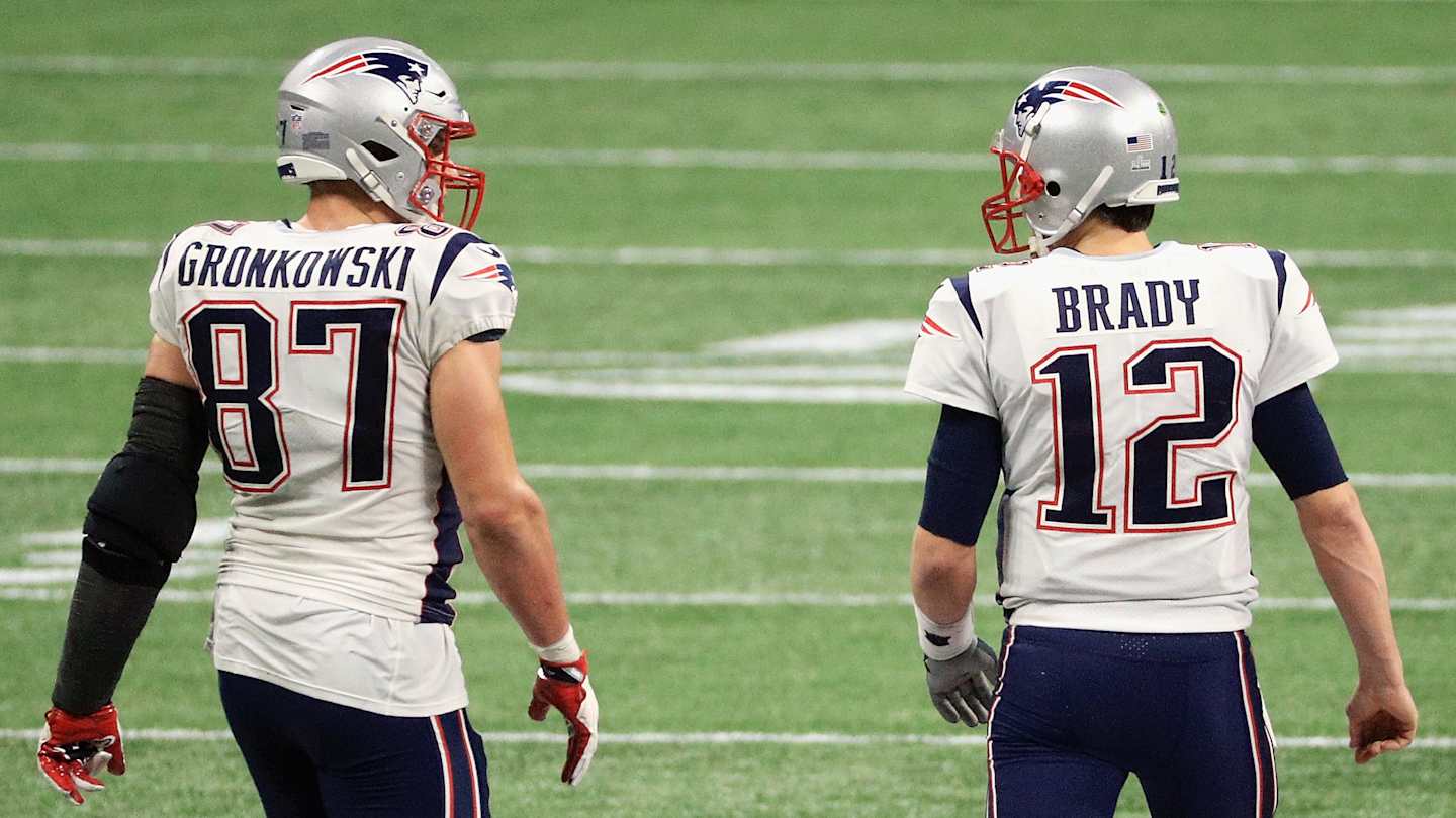 Rob Gronkowski gives honest assessment of Tom Brady's broadcasting debut