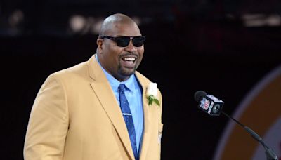 NFL Hall of Famer, Former Cowboys Star Larry Allen Dies at Age 52