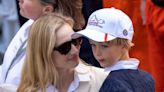 Pierre Casiraghi y Beatrice Borromeo asisten a las carreras en familia y coinciden con Raphaël, hijo de Carlota