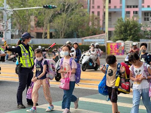 高市婦幼隊與各分局啟動護童 守護學童上放學安全 | 蕃新聞