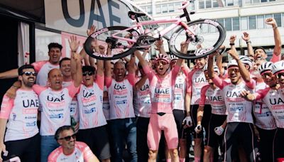 Tadej Pogacar conquista a ritmo de récord su primer Giro de Italia en Roma
