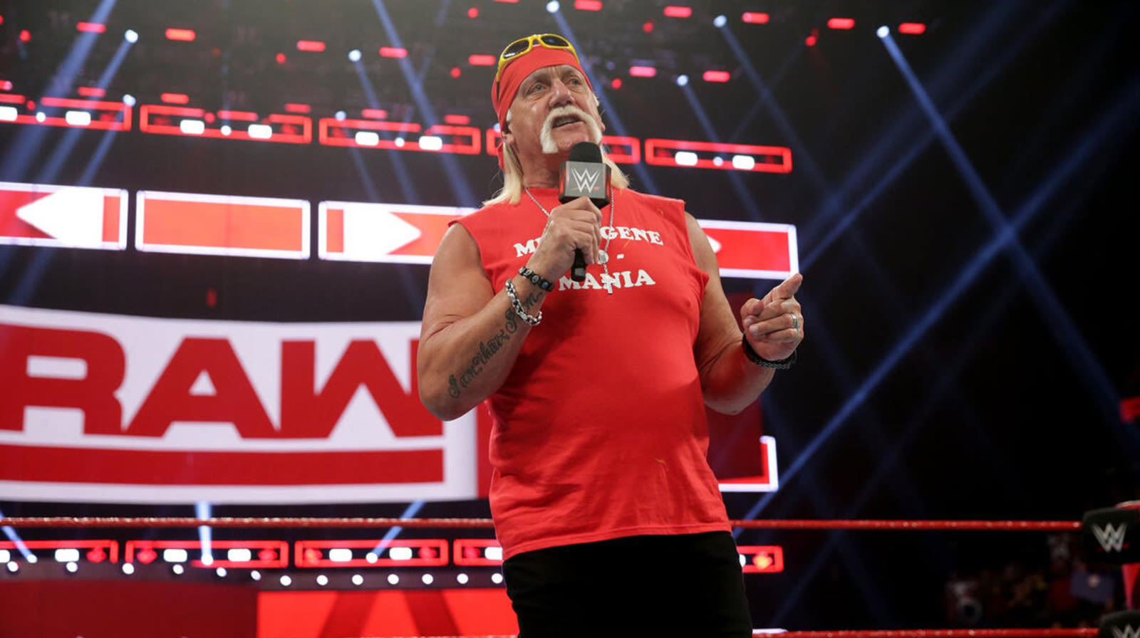 WWE HOFer Hulk Hogan Explains Why He Didn't 'Poop The Bed' In Front Of Live Crowds - Wrestling Inc.