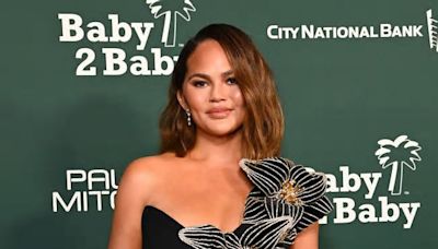 Chrissy Teigen recomienda probar la mermelada de Meghan en un sándwich de queso brie y tocino