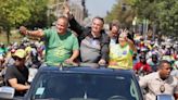 Jair Bolsonaro é recebido em Palmas por apoiadores e aliados com carreata; veja o vídeo