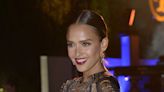 Jessica Alba y América Ferrera se unen al llamado por igualdad salarial para las latinas