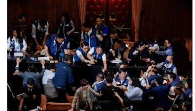 「還配當院長嗎？」民進黨團列多議事缺失怒轟韓國瑜 喊續協商避下場暴力