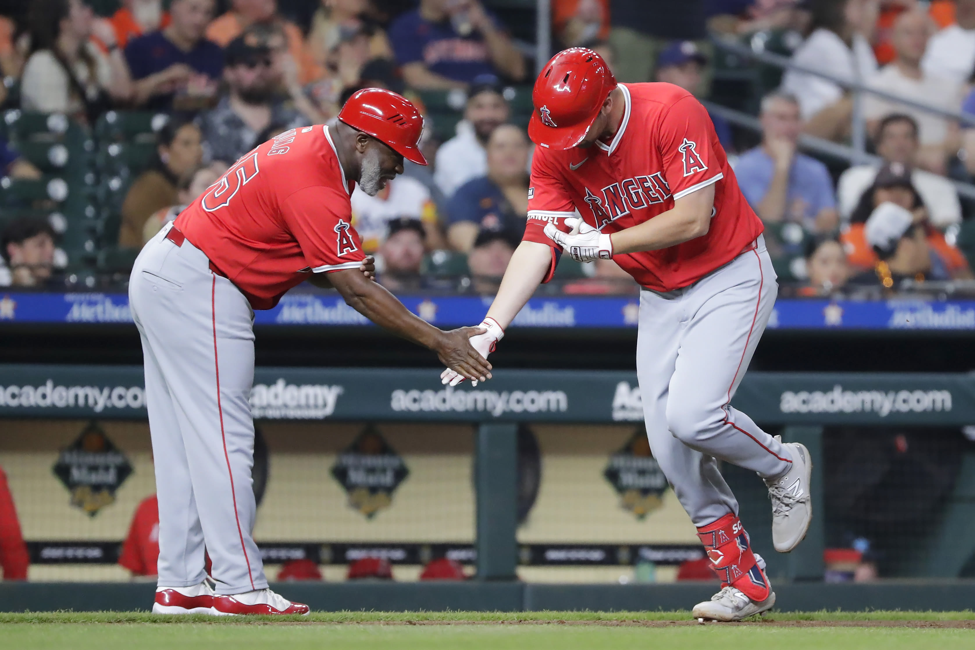 Big fifth inning leads Angels past Astros