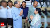 Mamata Banerjee meets Uddhav Thackeray at Matoshree in Mumbai | Mumbai News - Times of India