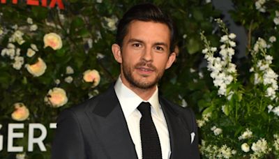 Jonathan Bailey: Rolle in neuem 'Jurassic Park'-Film