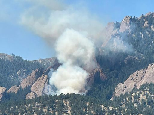 New Colorado wildfire sends up smoke in Boulder, NCAR evacuated due to "Dinosaur Fire"