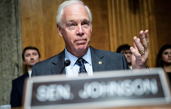 Opinion | Sen. Ron Johnson's claim he knew nothing about a fake electors plot isn't believable