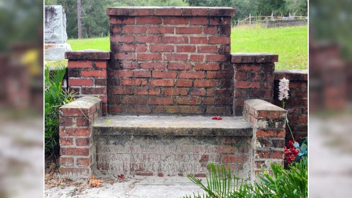 Don’t sit in the ‘Devil’s Chair’ at this Florida cemetery. You could lose your mind — or your beer