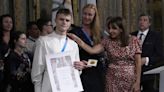 Paris mayor honors Ukrainian Olympic athletes in solidarity during war