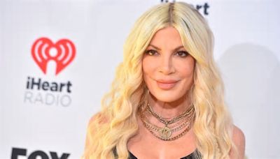 Tori Spelling reunites with '90210' co-stars Brian Austin Green and Jason Priestley