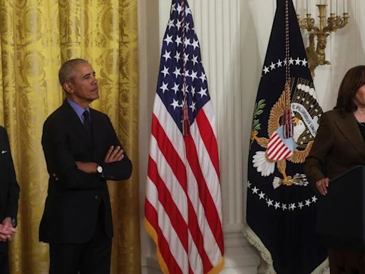 Kamala Harris tiene el apoyo de Biden y Clinton, mientras Obama juega sus cartas antes de la Convención Demócrata