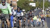 Bogotá recurre al transporte público y a la bicicleta para moverse en el día sin carro