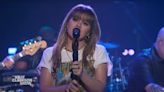 Hear Kelly Clarkson's Take on Miley Cyrus' 'Flowers' for Her Latest Kellyoke