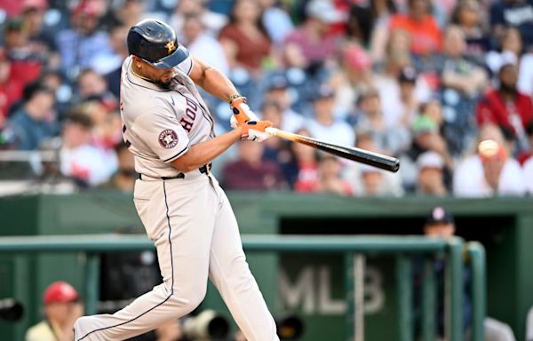 Astros can't afford to make another looming mistake with Jose Abreu