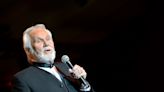 Kenny Rogers' Twin Sons Graduate High School in Celebratory Photo