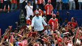 Maduro y González cierran sus campañas con un baño de masas y prometiendo una victoria el domingo
