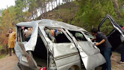 5 killed, 7 hurt in road accidents