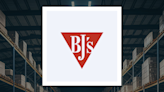 BJ’s Restaurants (NASDAQ:BJRI) PT Raised to $45.00 at Benchmark