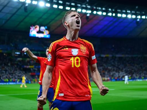 Dani Olmo to Man City transfer latest amid £50m fee and Barcelona stalling