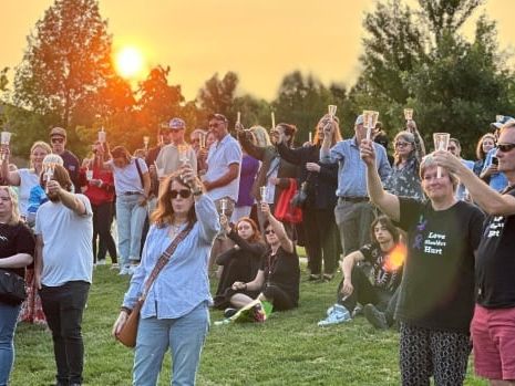 Community honours slain London, Ont., teen at candlelight vigil, vows to fight domestic violence | CBC News