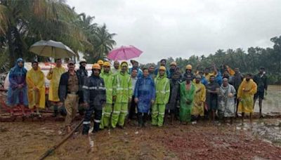 Mangaluru: HPCL Surathkal contractors risk lives, empty gas tanker swept away in Ankola landslide