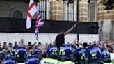 Ataque em Southport: manifestantes envolvem-se em confrontos no centro de Londres