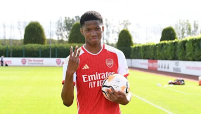 Arsenal sensation Chido Obi-Martin follows Bukayo Saka footsteps as first professional contract looms