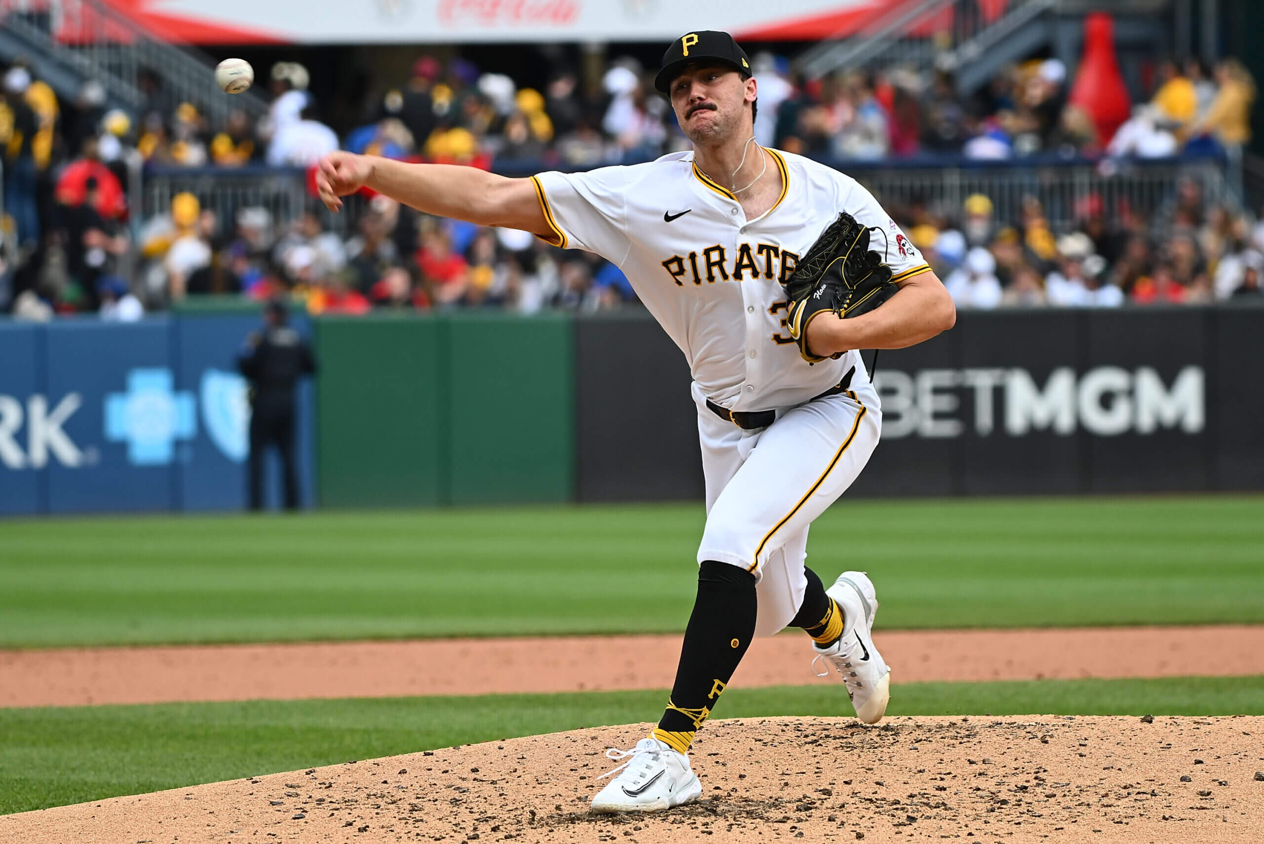 Pirates' Skenes strikes out 7, flashes dominance in MLB debut
