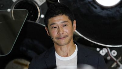 Japanese billionaire Maezawa cancels moon flyby mission