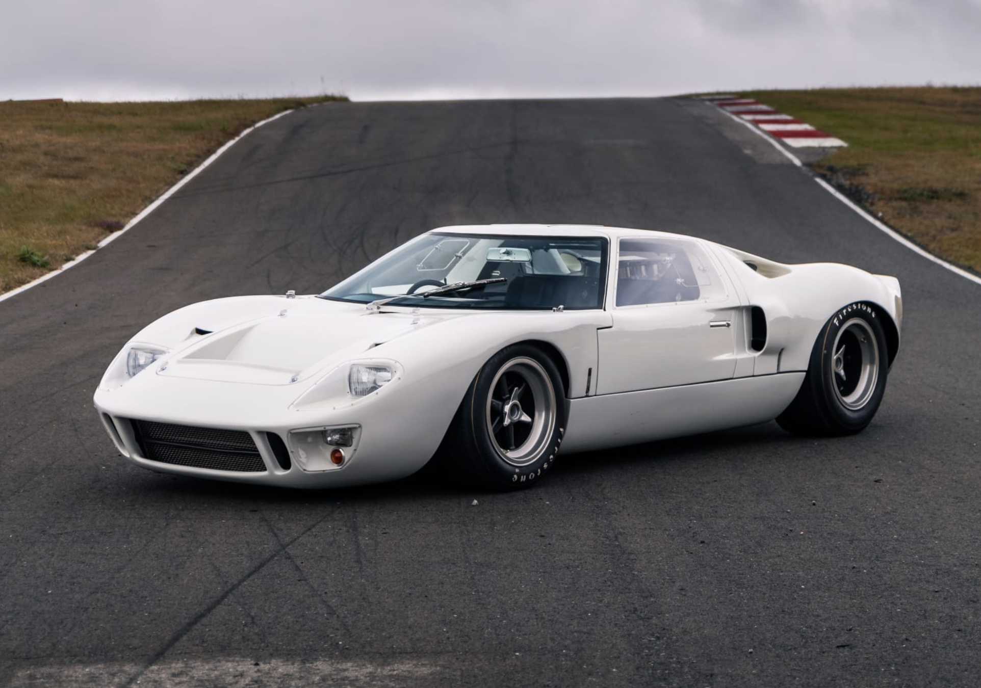 This 1969 Ford GT40 Lightweight is Selling at Mecum Monterey