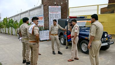 At least 18 killed as over-speeding bus crashes into milk tanker on Indian highway