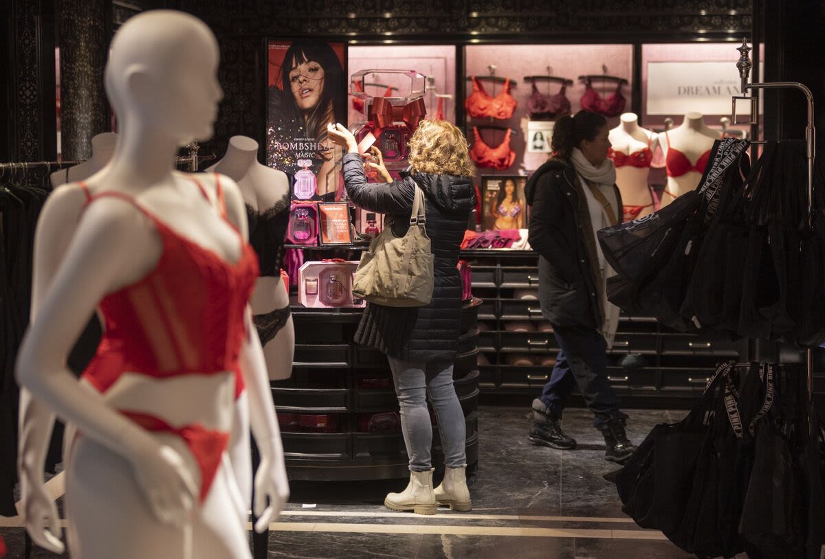 Victoria’s Secret Says Sales Are Recovering, Especially Online