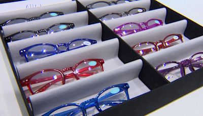 Sanidad confirma que "trabaja" para comenzar a financiar gafas y lentillas a partir de 2025