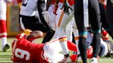 Chiefs WR JuJu Smith-Schuster, RT Andrew Wylie suffer injuries vs. Jaguars
