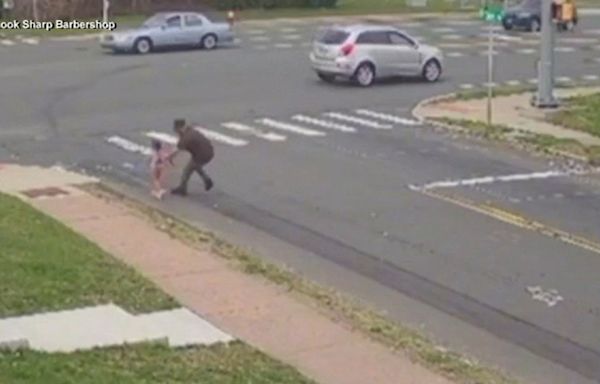 Connecticut barbers save little girl from running into busy road