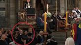 Felipe VI y el emérito, sentados juntos en el funeral de Isabel II
