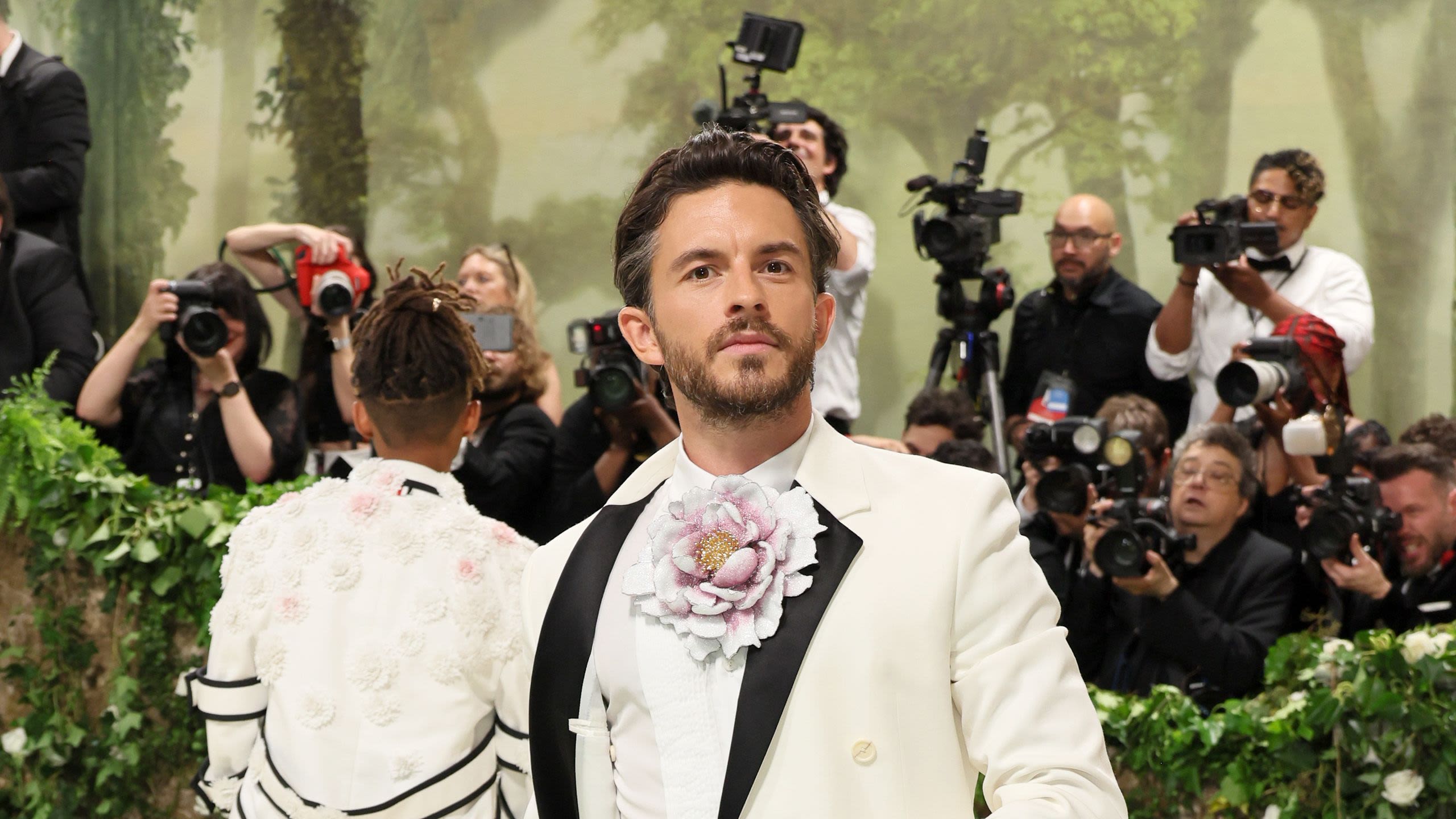 Jonathan Bailey Looks Dashing in Custom Loewe at the Met Gala